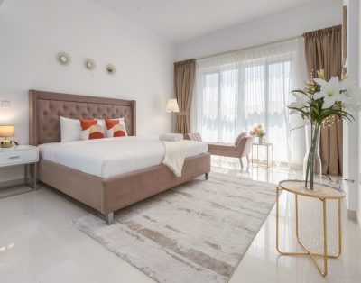 Классические односпальные апартаменты в Canal Residence West Dubai Sports City